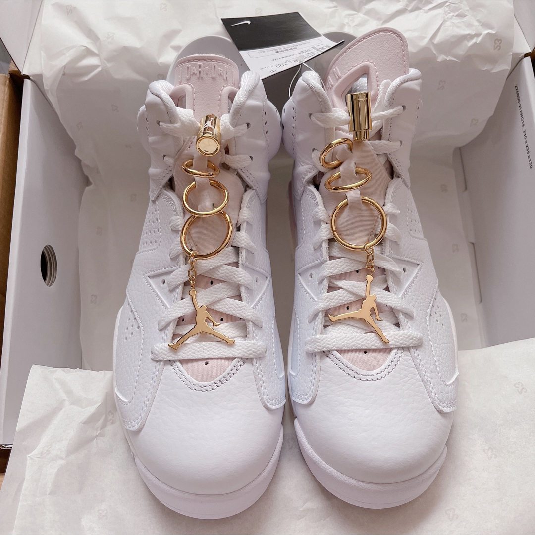 NIKE(ナイキ)のNike WMNS Air Jordan6 Gold Hoops レディースの靴/シューズ(スニーカー)の商品写真