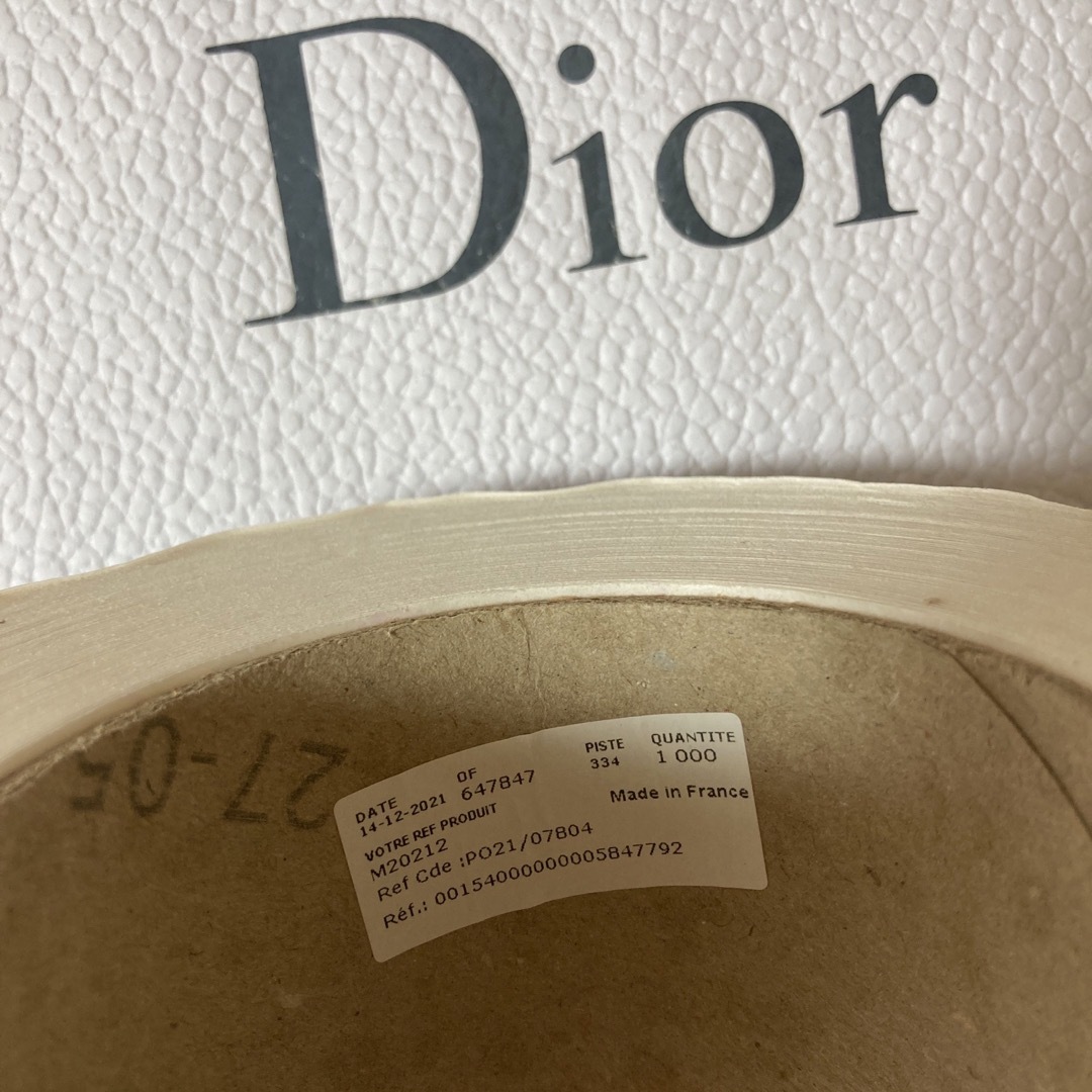 Christian Dior(クリスチャンディオール)の最新Dior/ネイビー&シルバーロゴ入りシール【10枚】 インテリア/住まい/日用品のオフィス用品(ラッピング/包装)の商品写真