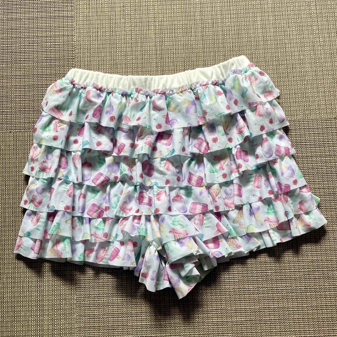 anyFAM(エニィファム)のanyFAMフリルショートパンツ キッズ/ベビー/マタニティのキッズ服女の子用(90cm~)(パンツ/スパッツ)の商品写真