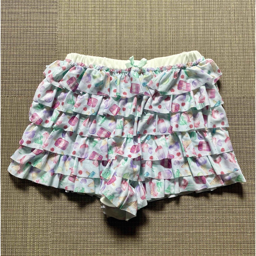 anyFAM(エニィファム)のanyFAMフリルショートパンツ キッズ/ベビー/マタニティのキッズ服女の子用(90cm~)(パンツ/スパッツ)の商品写真