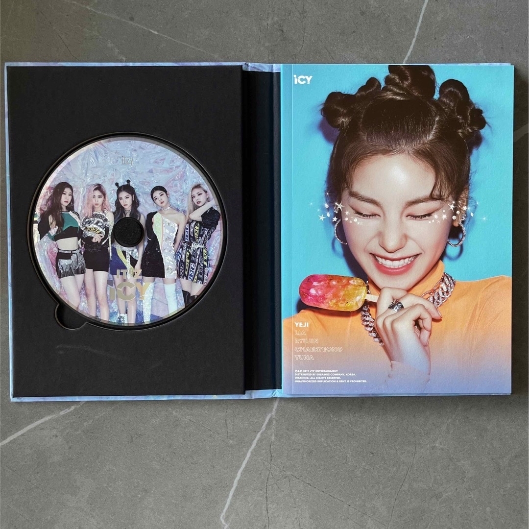 ITZY(イッチ)のITZY 「ICY 」アルバム エンタメ/ホビーのCD(K-POP/アジア)の商品写真