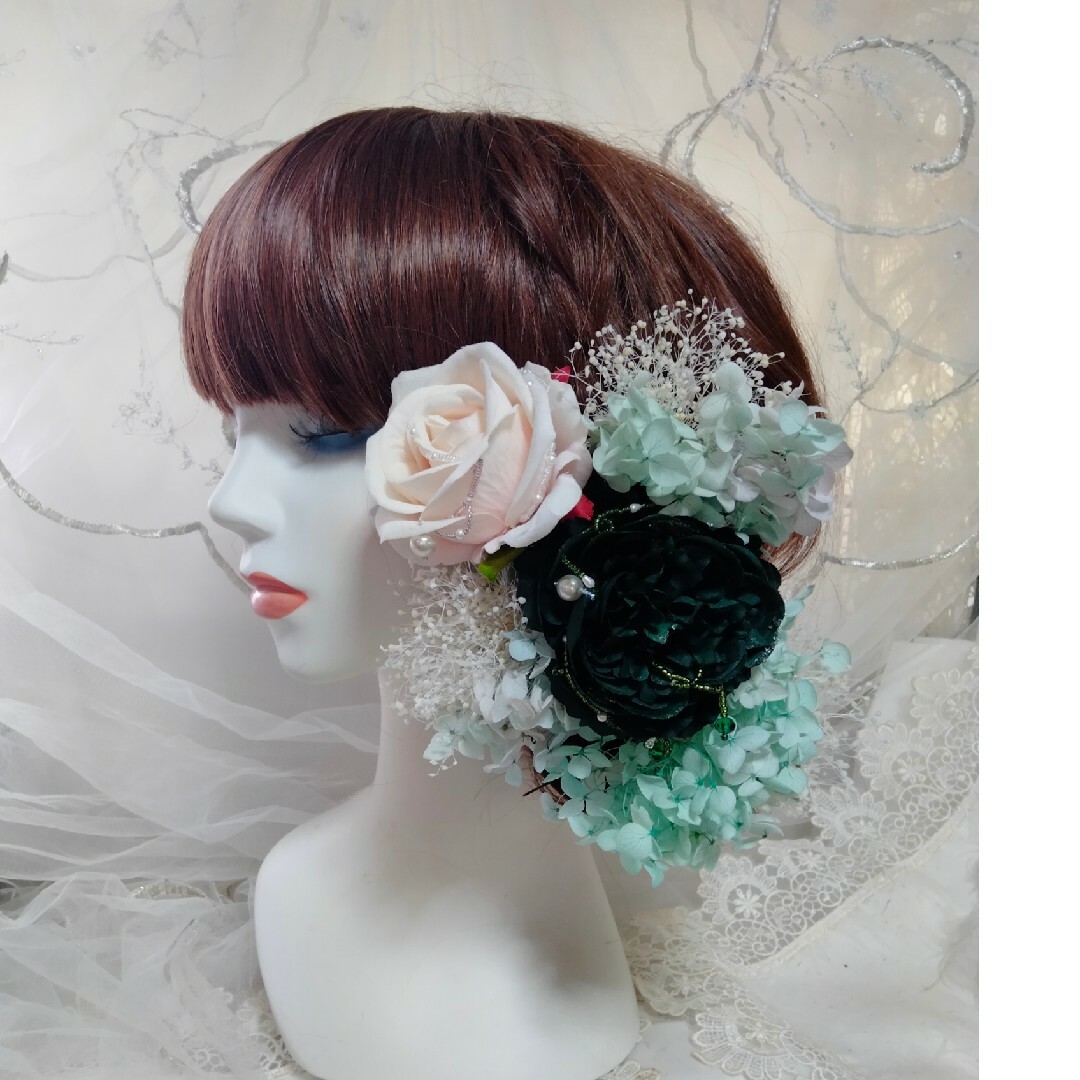 髪飾り☆オフ白薔薇、グリーンの薔薇に、かすみ草と紫陽花 レディースのヘアアクセサリー(ヘアピン)の商品写真