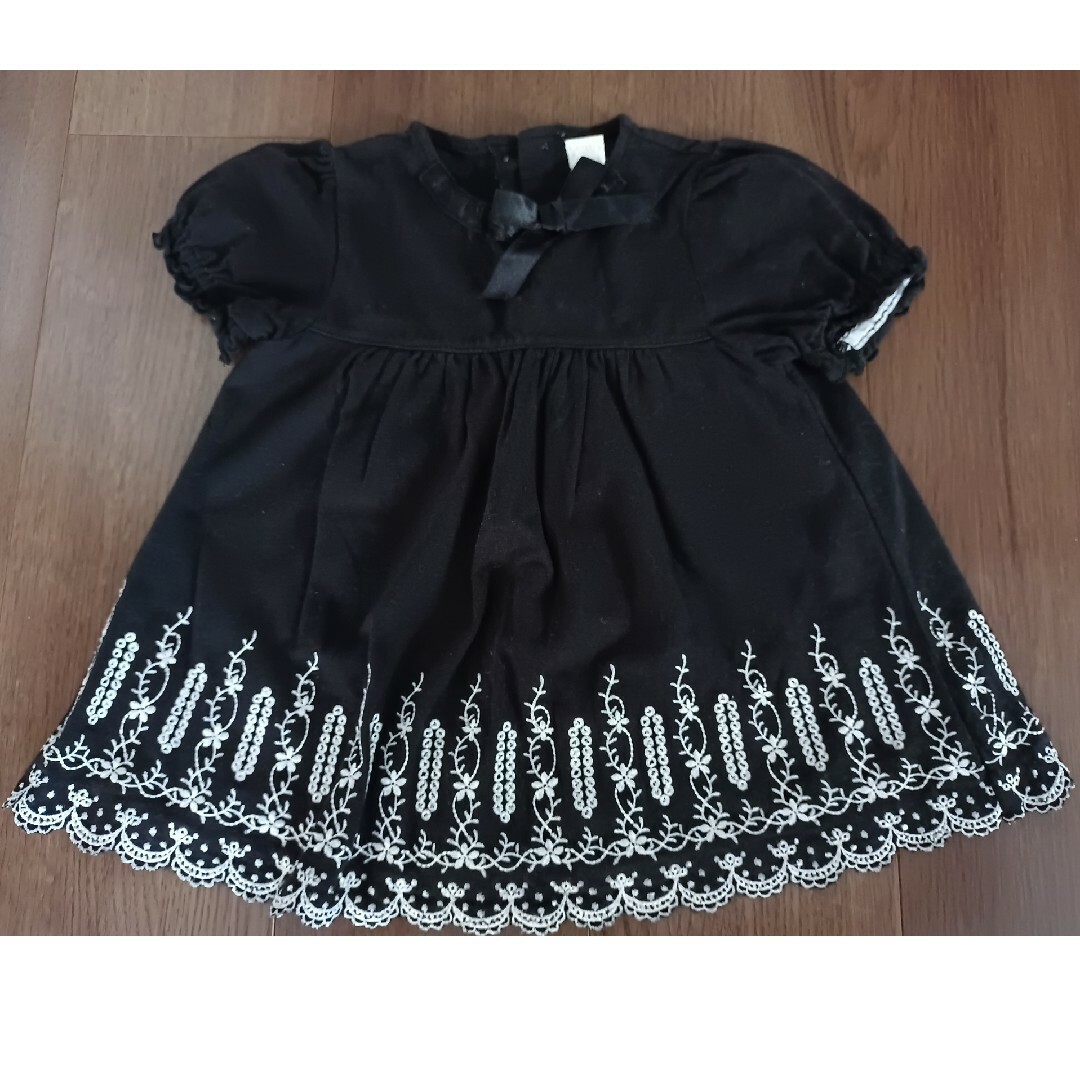 YUMI KATSURA BABY 黒ワンピース　チュニック　90サイズ キッズ/ベビー/マタニティのキッズ服女の子用(90cm~)(ワンピース)の商品写真