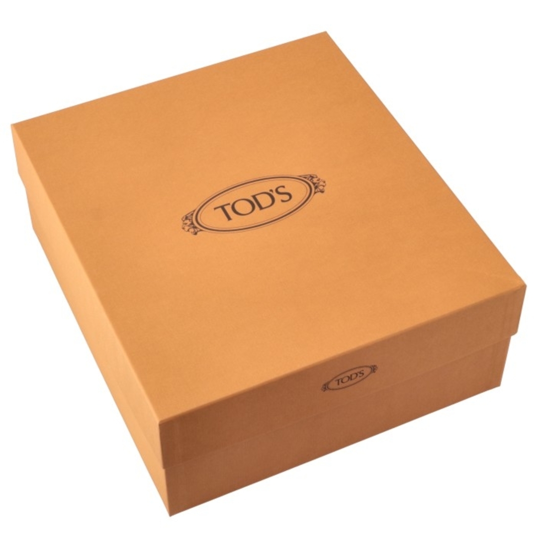 TOD'S(トッズ)のトッズ TOD'S ムートンブーツ KATE ロゴチェーン ケイト ミドルブーツ 2023年秋冬新作 XXW09J0HQ60 I0X 590A レディースの靴/シューズ(ブーツ)の商品写真