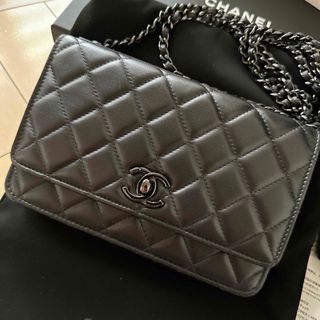 CHANEL シャネル　ポシェット　メガネ　スマートフォンケース