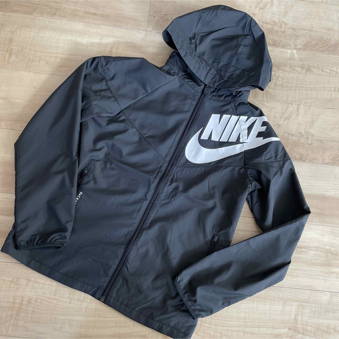 NIKE 薄手ジャケット