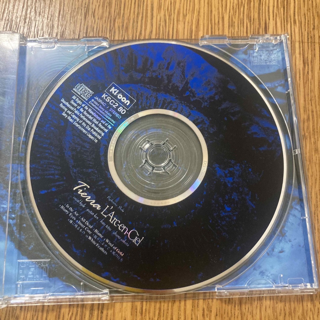 【送料込・匿名】Tierra L'Arc〜en〜Ciel ラルク　アルバム エンタメ/ホビーのCD(ポップス/ロック(邦楽))の商品写真