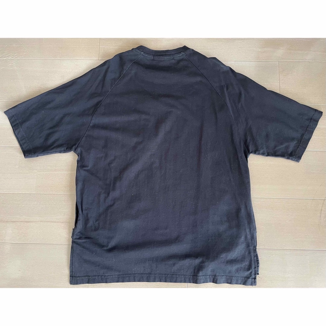 GU(ジーユー)の(GU)スーパービッグジップポケットT(5分袖)UNDERCOVER メンズのトップス(Tシャツ/カットソー(半袖/袖なし))の商品写真