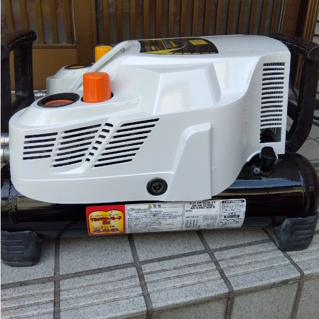 MAXエアーコンプレッサー一般高圧AK-HL1230E - 工具/メンテナンス