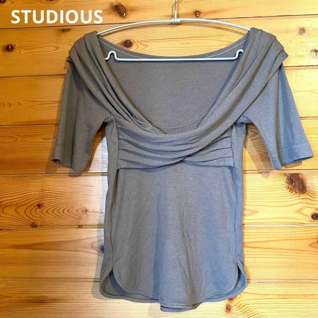 STUDIOUS(ステュディオス)のSTUDIOUS(ステュディオス)カットソー グレー レディース♡ レディースのトップス(カットソー(半袖/袖なし))の商品写真