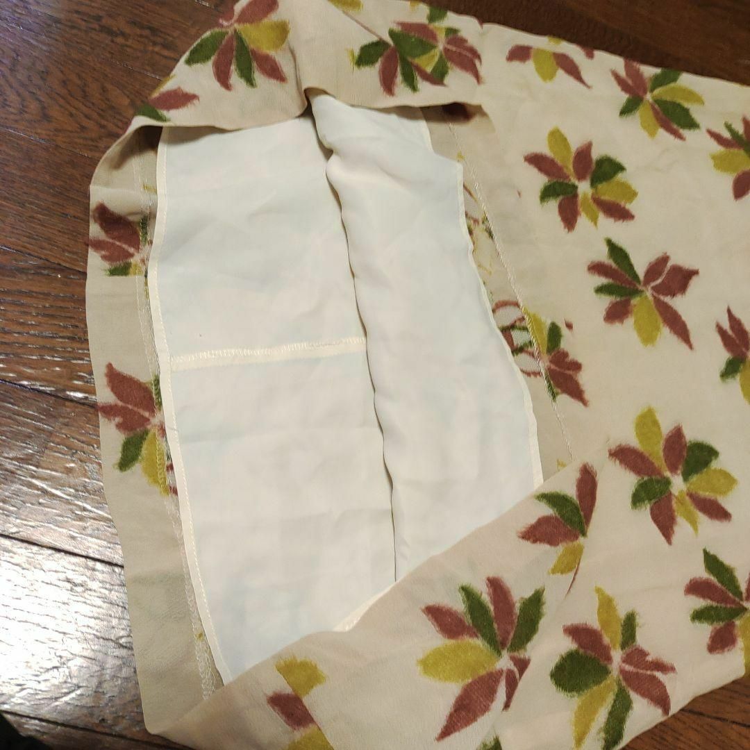 1647超美品 シビラ M 膝丈ワンピース 花柄 ノースリーブ ベージュ系 2