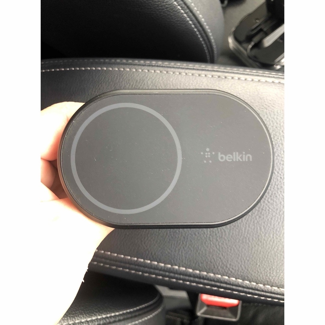 iPhone(アイフォーン)のBelkin MagSafe対応 ワイヤレス車載充電器 スマホ/家電/カメラのスマートフォン/携帯電話(バッテリー/充電器)の商品写真