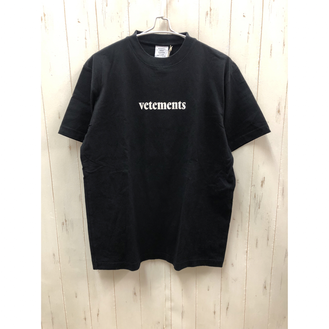 VETEMENTS - VETEMENTS ヴェトモン ロゴTシャツ 黒 バーコードパッチの ...