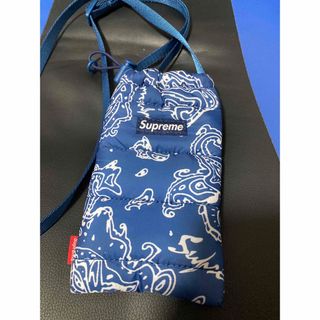 シュプリーム(Supreme)のシュプリーム   Puffer Neck Pouch Blue Paisley (ショルダーバッグ)