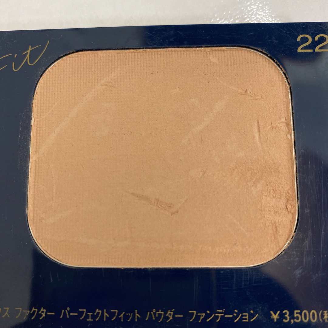 MAXFACTOR(マックスファクター)のマックスファクター　 パーフェクトフィット パウダーファンデーション　22 コスメ/美容のベースメイク/化粧品(ファンデーション)の商品写真