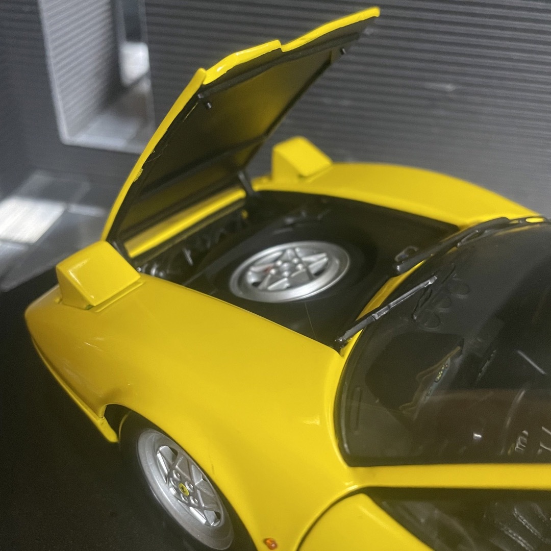 絶版未展示品 京商 1/18 フェラーリ 328 GTB 1988 イエロー