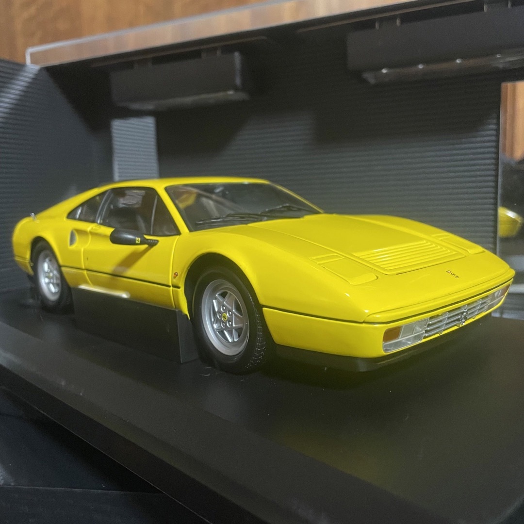 絶版未展示品 京商 1/18 フェラーリ 328 GTB 1988 イエローおもちゃ/ぬいぐるみ