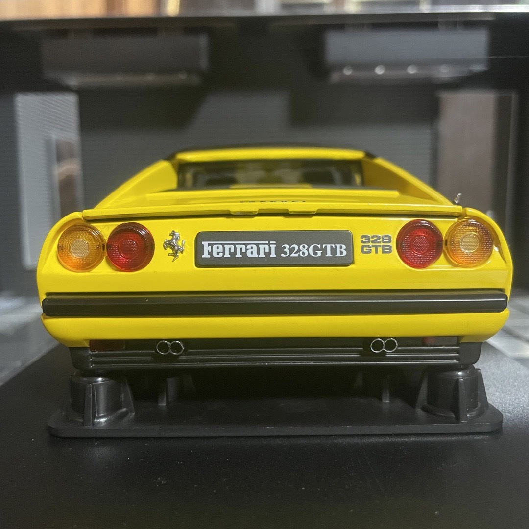絶版未展示品 京商 1/18 フェラーリ 328 GTB 1988 イエロー