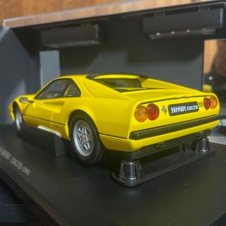 京商 - 絶版未展示品 京商 1/18 フェラーリ 328 GTB 1988 イエローの