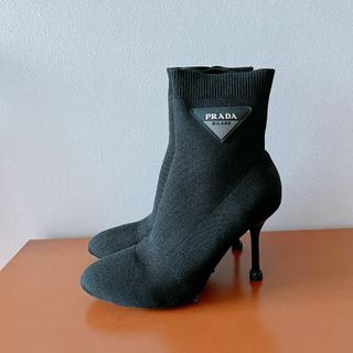 プラダ(PRADA)のPRADA プラダ　ソックスブーツ　ショートブーツ　ニット　ブラック　三角ロゴ(ブーツ)