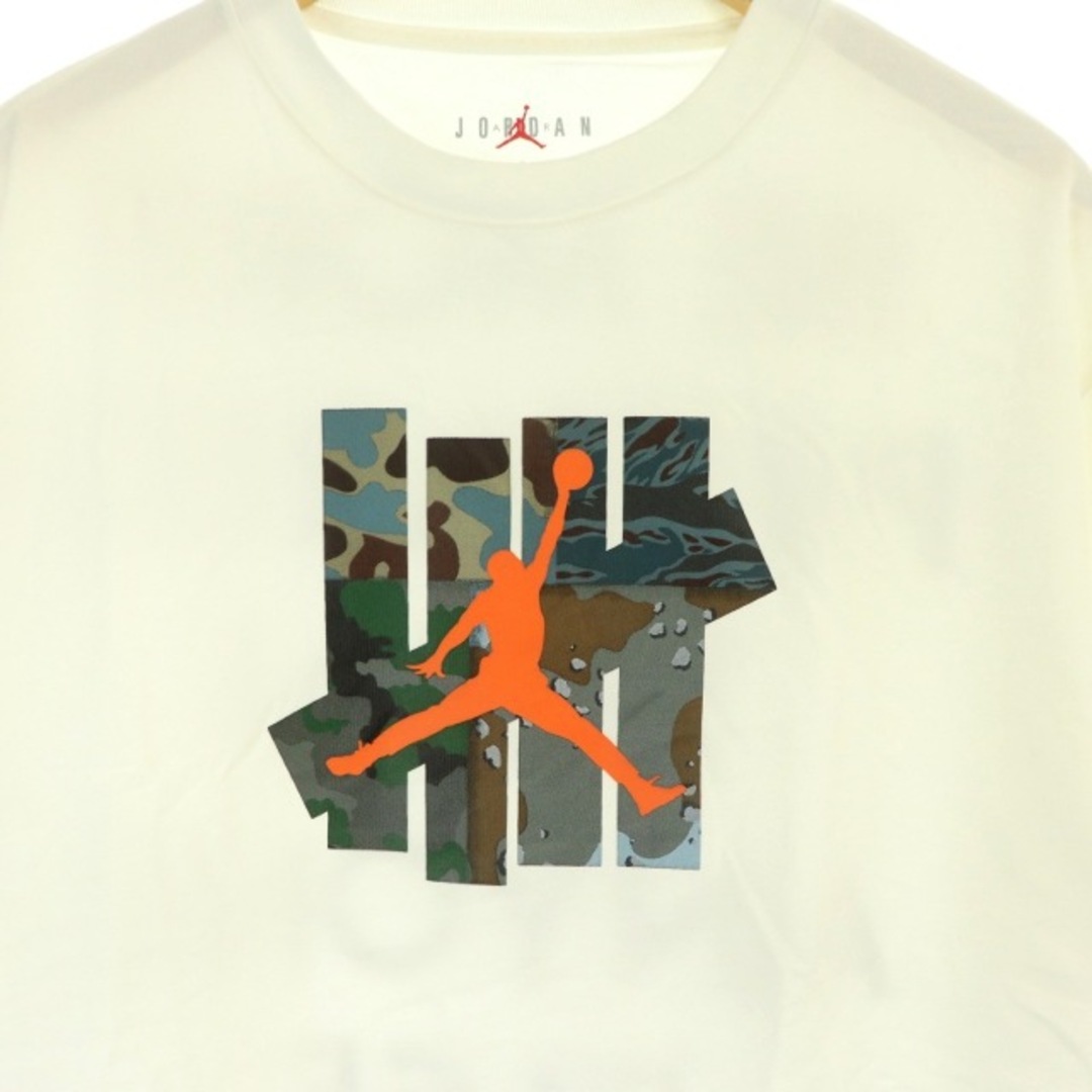 NIKE(ナイキ)のナイキ UNDEFEATED × JORDAN S/S Tee Tシャツ L 白 メンズのトップス(Tシャツ/カットソー(半袖/袖なし))の商品写真