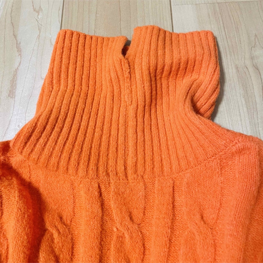 GU(ジーユー)のGUタートルネックニットオレンジ レディースのトップス(ニット/セーター)の商品写真