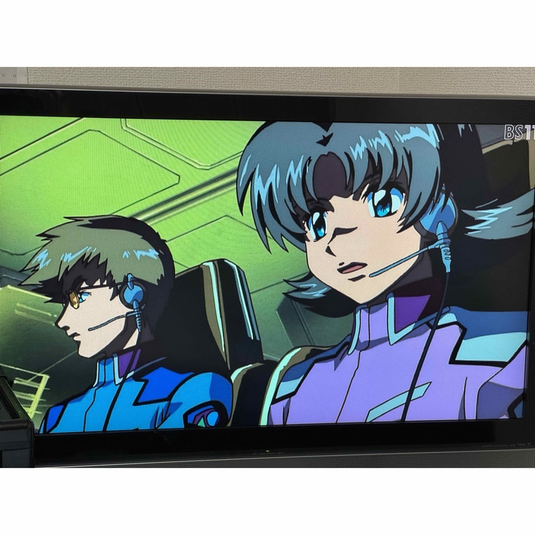 Victor(ビクター)のビクター 37型 ハイビジョン液晶テレビ B-CASカード&地デジ&BS視聴 スマホ/家電/カメラのテレビ/映像機器(テレビ)の商品写真