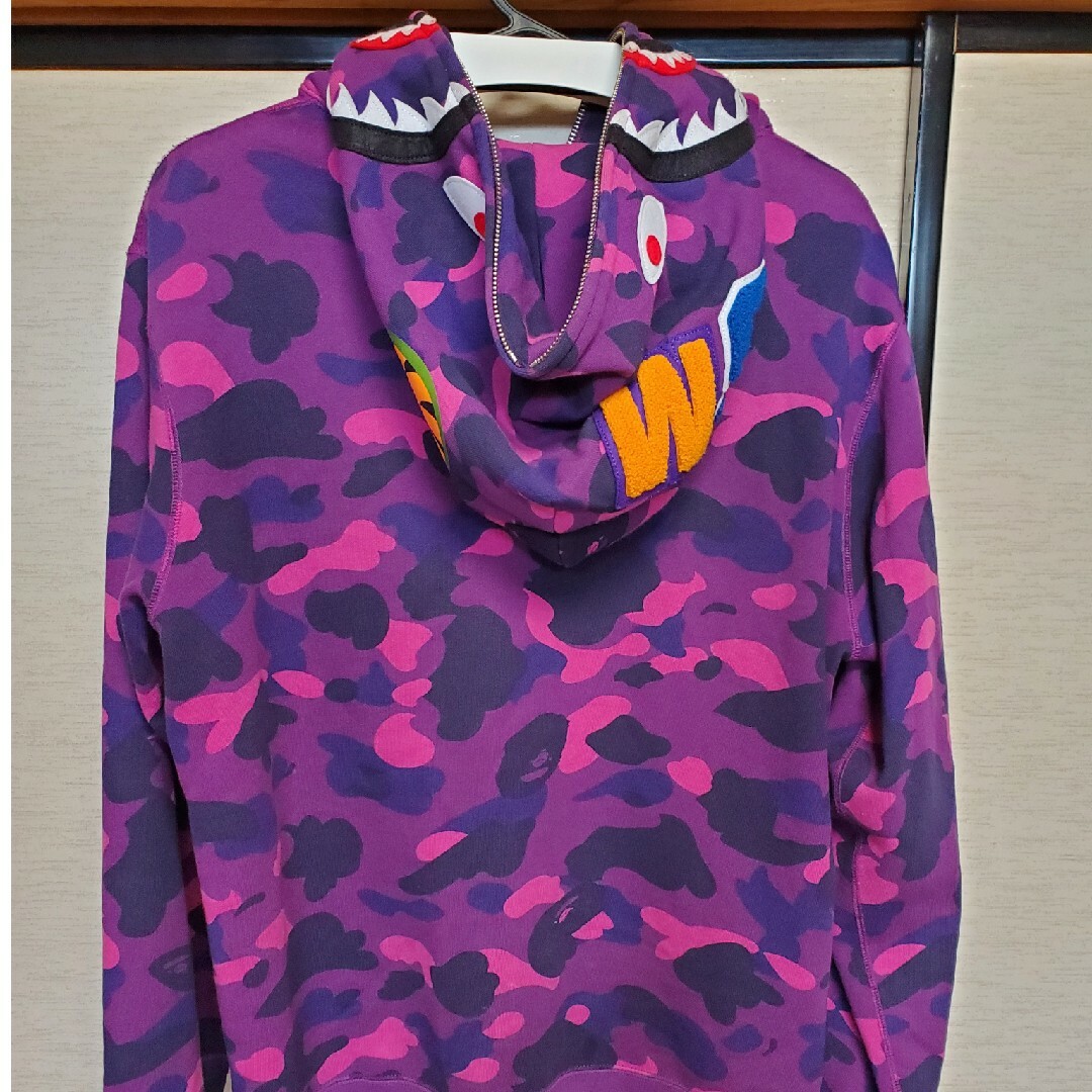 A BATHING APE(アベイシングエイプ)のbape ape エイプ　確実正規品シャーク　パーカー　パープル迷彩　フルジップ メンズのトップス(パーカー)の商品写真