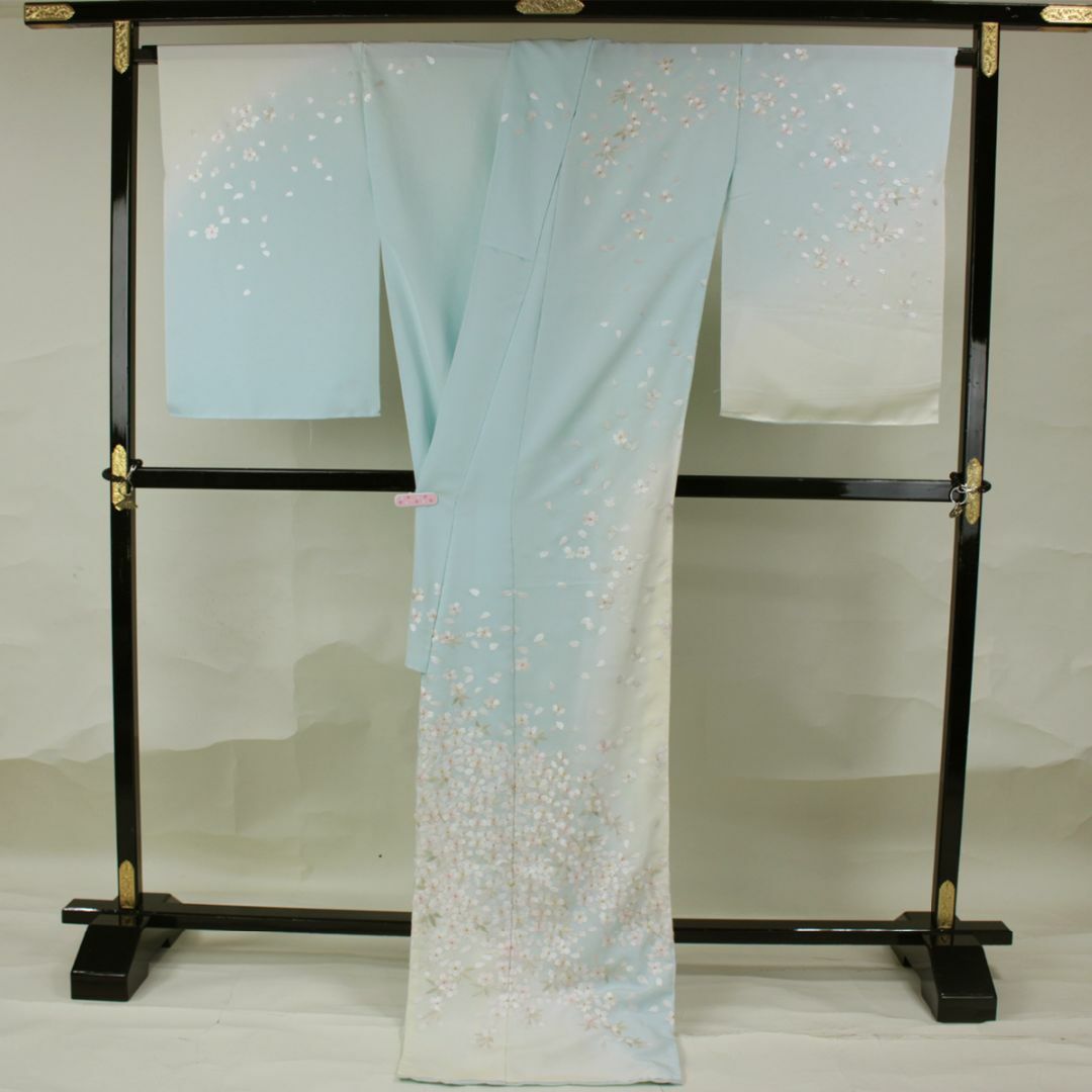 AB8249　誂仕立付訪問着　白空色染分け桜花弁　総蘇州刺繍 レディースの水着/浴衣(着物)の商品写真