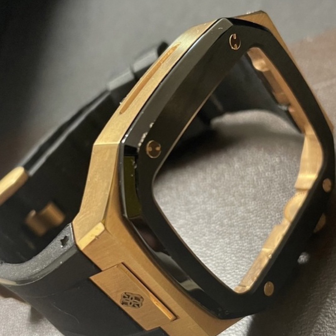 ゴールデンコンセプト腕時計(デジタル)