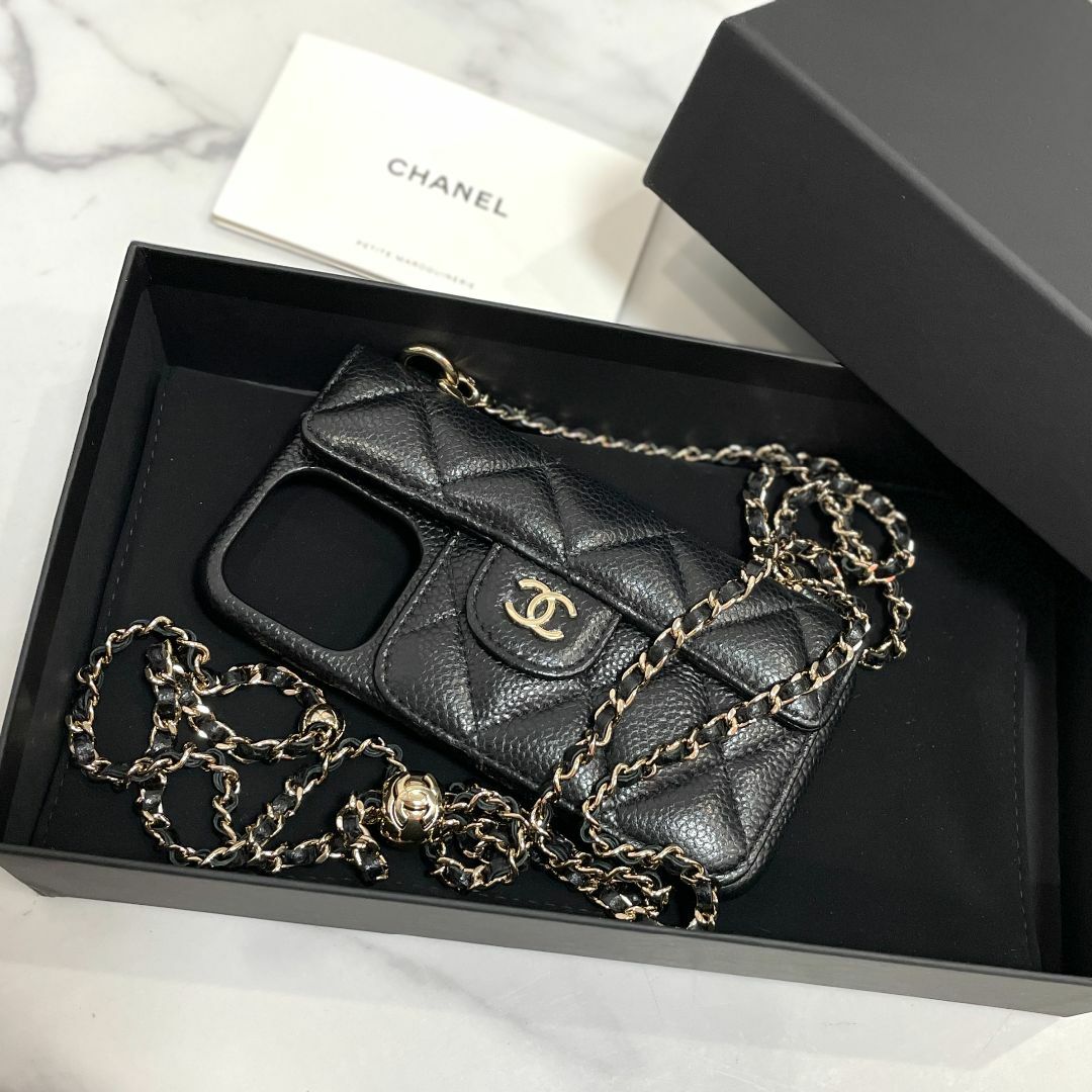 CHANEL   新作 CHANEL シャネル キャビアスキン マトラッセ iPhone