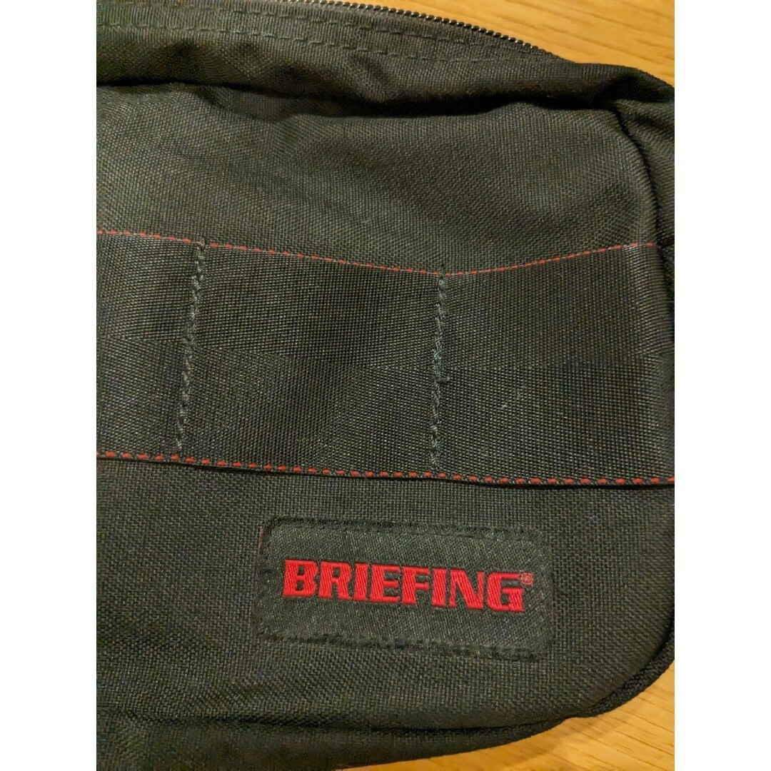 BRIEFING(ブリーフィング)の美品　BRIEFING ワンジップポーチ ブラック メンズのバッグ(セカンドバッグ/クラッチバッグ)の商品写真