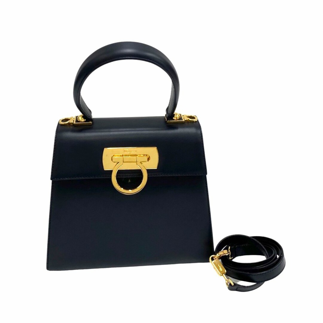 ほぼ未使用 Salvatore Ferragamo サルヴァトーレフェラガモ ガンチーニ