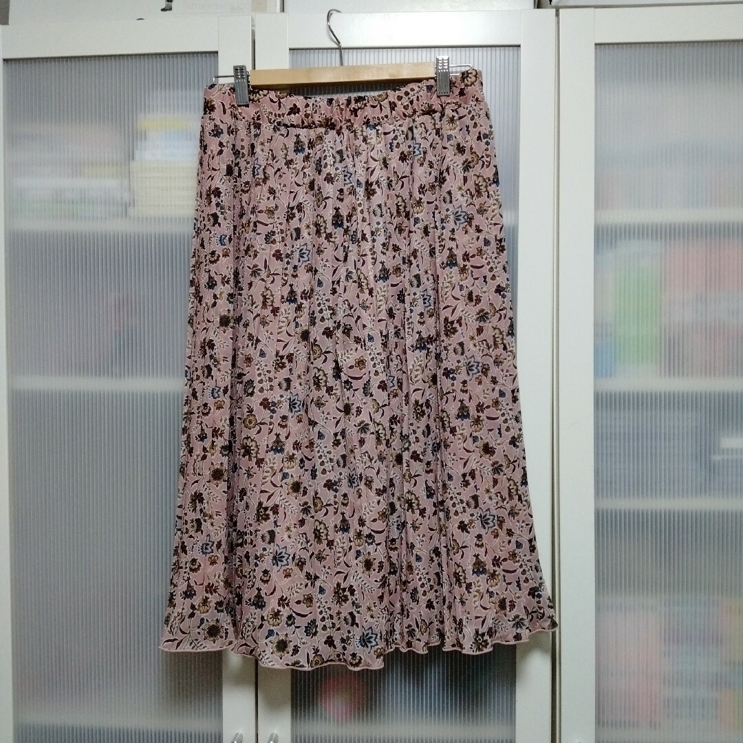 GU(ジーユー)の5048 GUフレアスカートXL レディースのスカート(ロングスカート)の商品写真