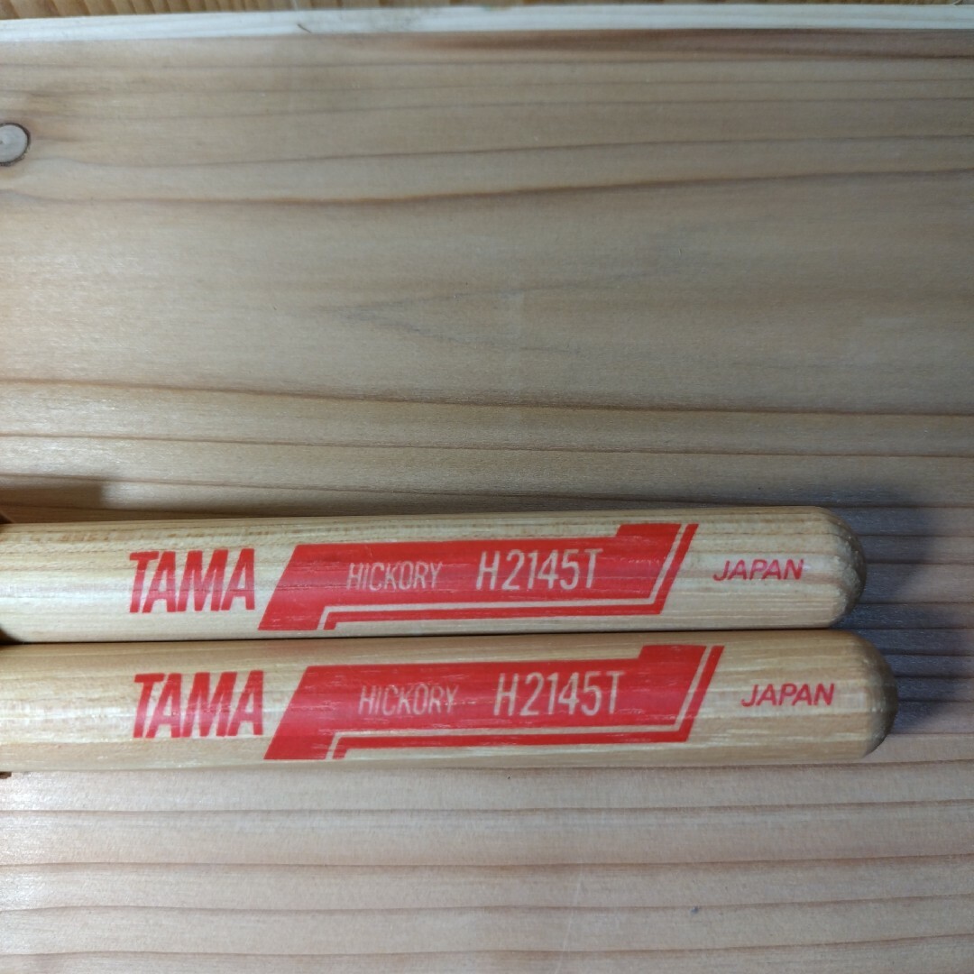 tama(タマ)のTAMA ドラムスティックヒッコリー14.5ｍｍトゥルーラウンド　Ｈ２１４５Ｔ未 楽器のドラム(スティック)の商品写真