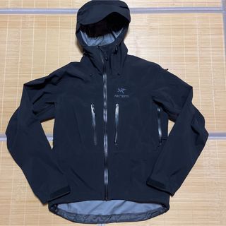 アークテリクス(ARC'TERYX)のぷっぷー様専用　arc'teryx ALPHA SV JACKET 　S 黒(マウンテンパーカー)