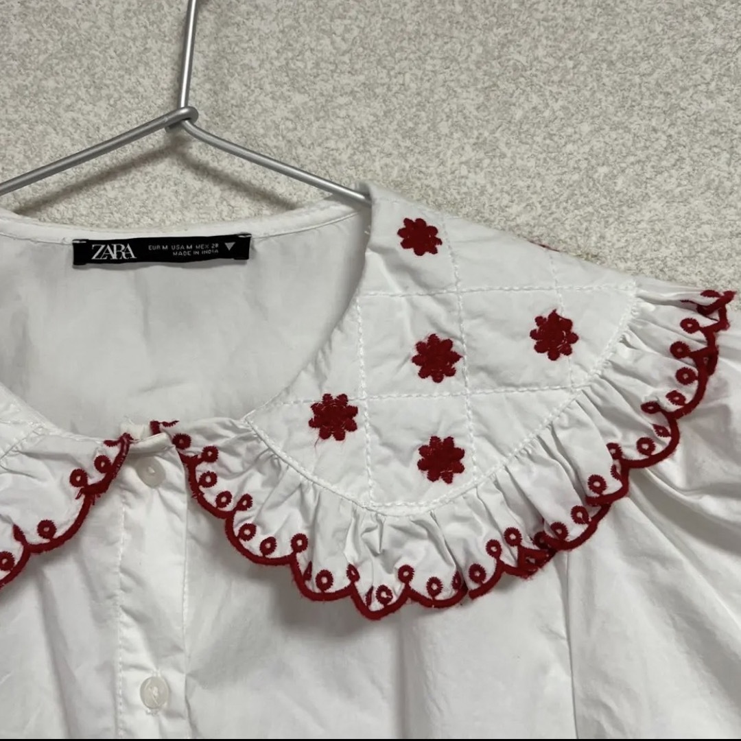 ZARA(ザラ)のZARA 花 フラワー 刺繍 ビックフリル ブラウス シャツ レディースのトップス(シャツ/ブラウス(半袖/袖なし))の商品写真