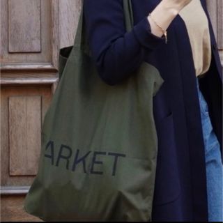 エイチアンドエム(H&M)の新品未使用タグ付き　ARKET トートバッグ　カーキ(トートバッグ)