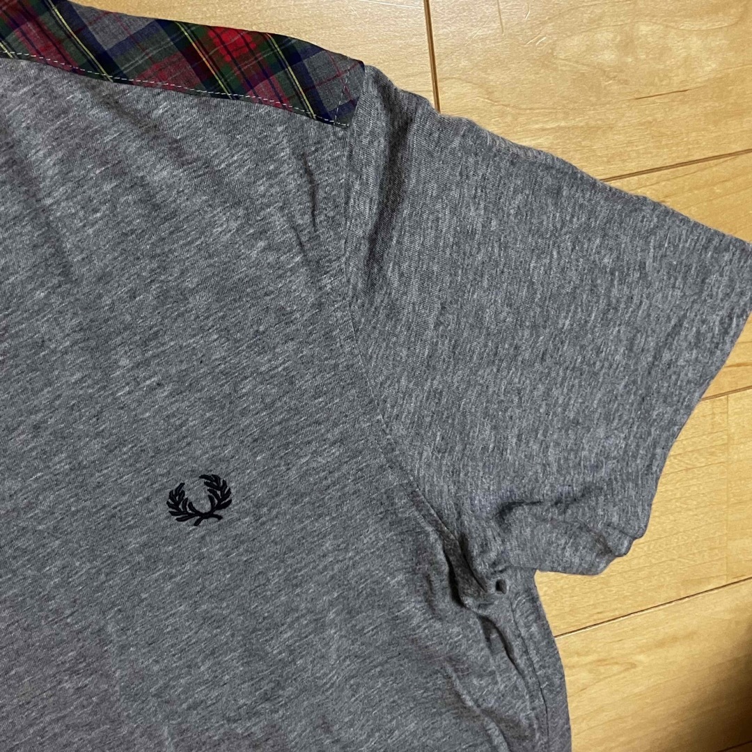 FRED PERRY(フレッドペリー)のにゅう様専用フレッドペリー　FRED PERRY 半袖Tシャツ　グレー　Sサイズ メンズのトップス(Tシャツ/カットソー(半袖/袖なし))の商品写真