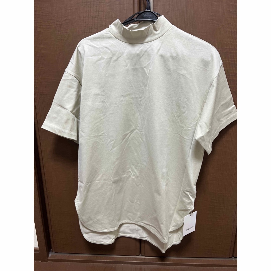 TOMORROWLAND(トゥモローランド)のマチャット　MACHATT バックオープンハイネックTシャツ レディースのトップス(Tシャツ(半袖/袖なし))の商品写真