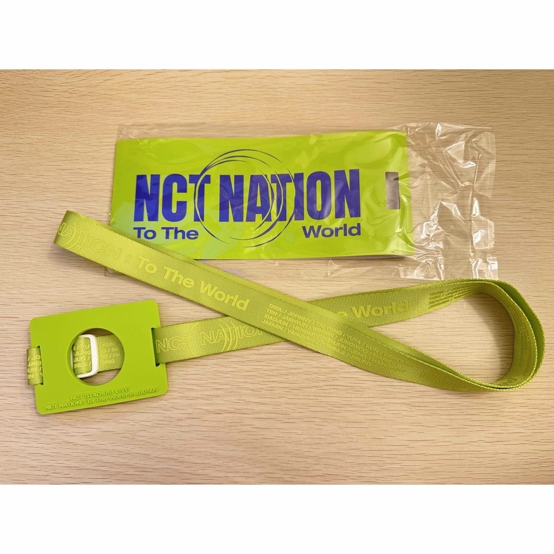 NCT(エヌシーティー)のNCT ペンライト ボディストラップ エンタメ/ホビーのタレントグッズ(アイドルグッズ)の商品写真