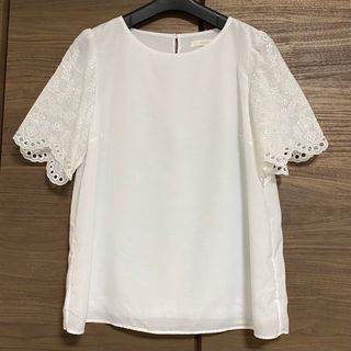 テチチ(Techichi)のテチチ　袖フラワー刺繍スカラップレースシフォンブラウス(シャツ/ブラウス(半袖/袖なし))