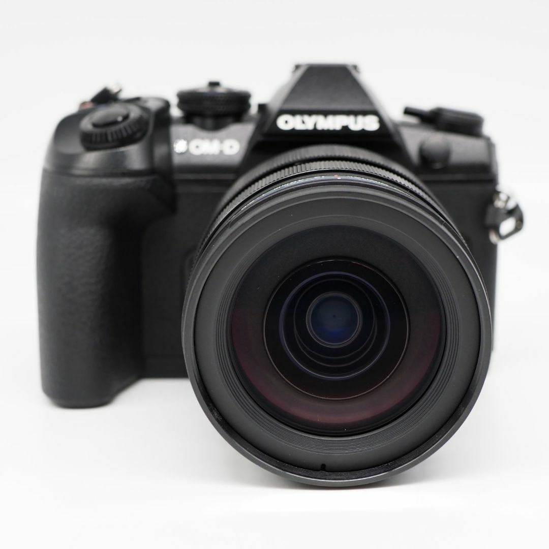 OLYMPUS(オリンパス)のOM-D E-M1 MarkIII 12-40mm F2.8 PRO キット スマホ/家電/カメラのカメラ(ミラーレス一眼)の商品写真