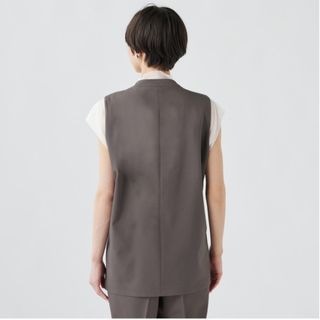 新品!未使用!紙タグ付!♥️PLST♥️コンフォートリュクスVネックベスト。S。 新品!未使用!紙タグ付!♥️PLST♥️コンフォートリュクスVネックベスト。S。