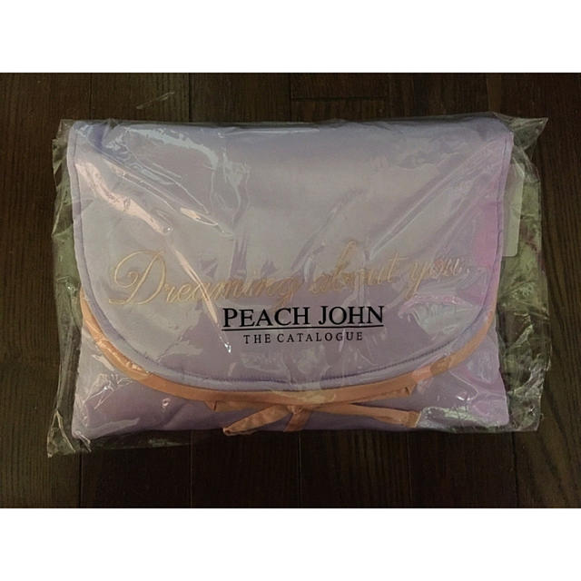 PEACH JOHN(ピーチジョン)のPEACH JOHN サテンパジャマシャツセット【ラベンダー】 レディースのルームウェア/パジャマ(パジャマ)の商品写真