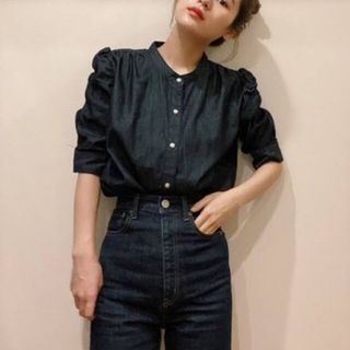 マウジー(moussy)のmoussy：ギャザースリーブデニム(シャツ/ブラウス(半袖/袖なし))