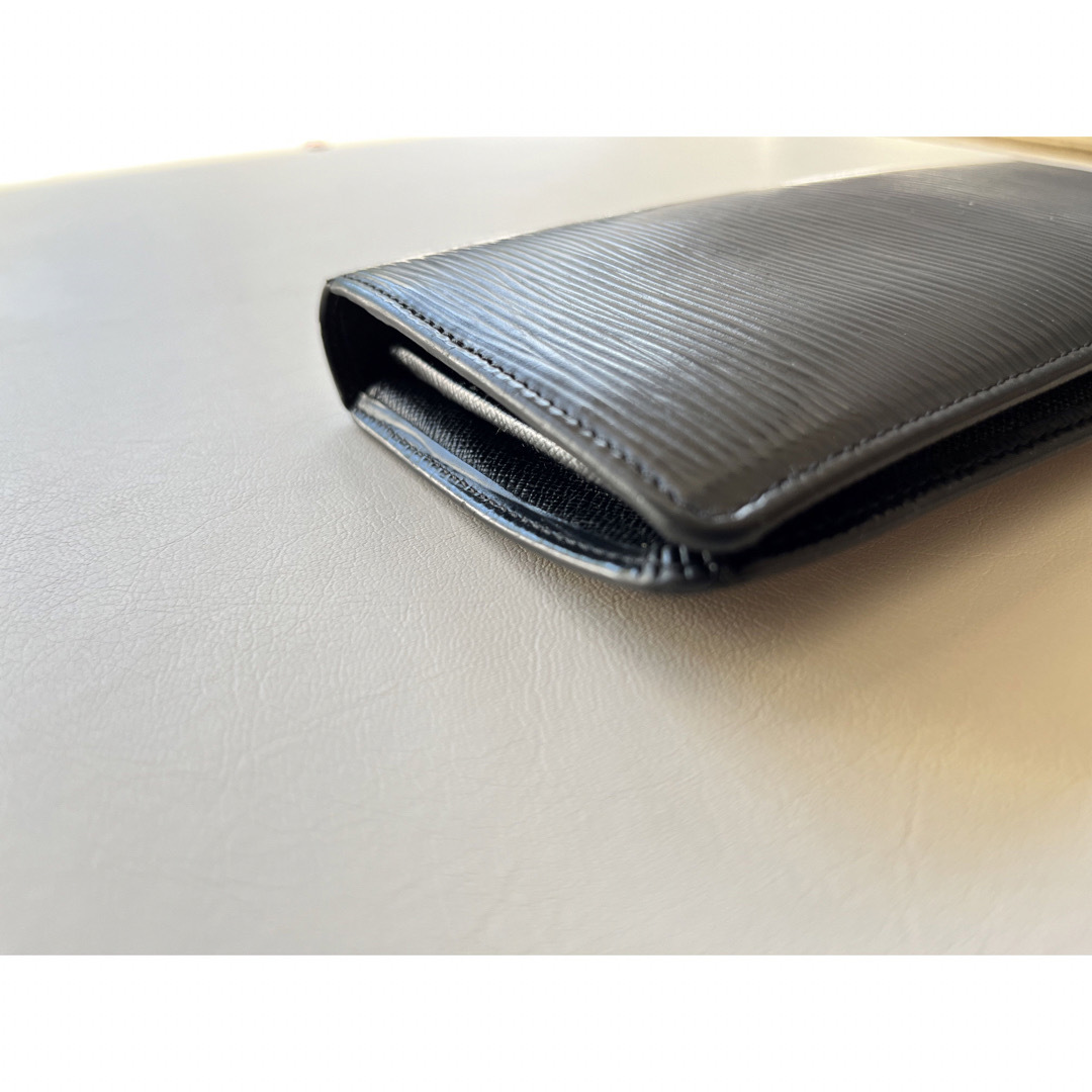 LOUIS VUITTON - ☆割引実施ロゴ鮮明☆【極美品】ルイヴィトン 黒エピ
