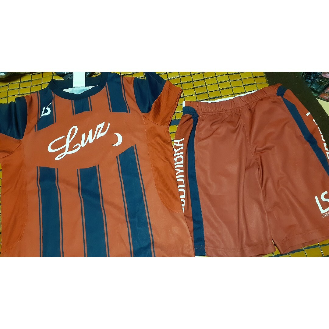 LUZ(ルース)のLUZESOMBRAルースイソンブラ昇華プリントプラクティス上下 スポーツ/アウトドアのサッカー/フットサル(ウェア)の商品写真