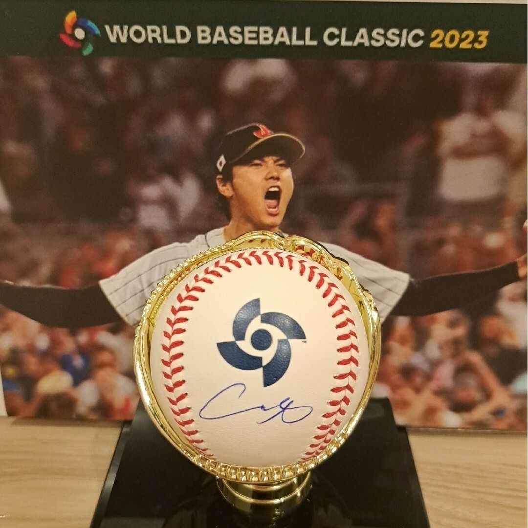 MLB(メジャーリーグベースボール)のWBC優勝記念☆大谷翔平選手直筆サイン入りボール スポーツ/アウトドアの野球(記念品/関連グッズ)の商品写真