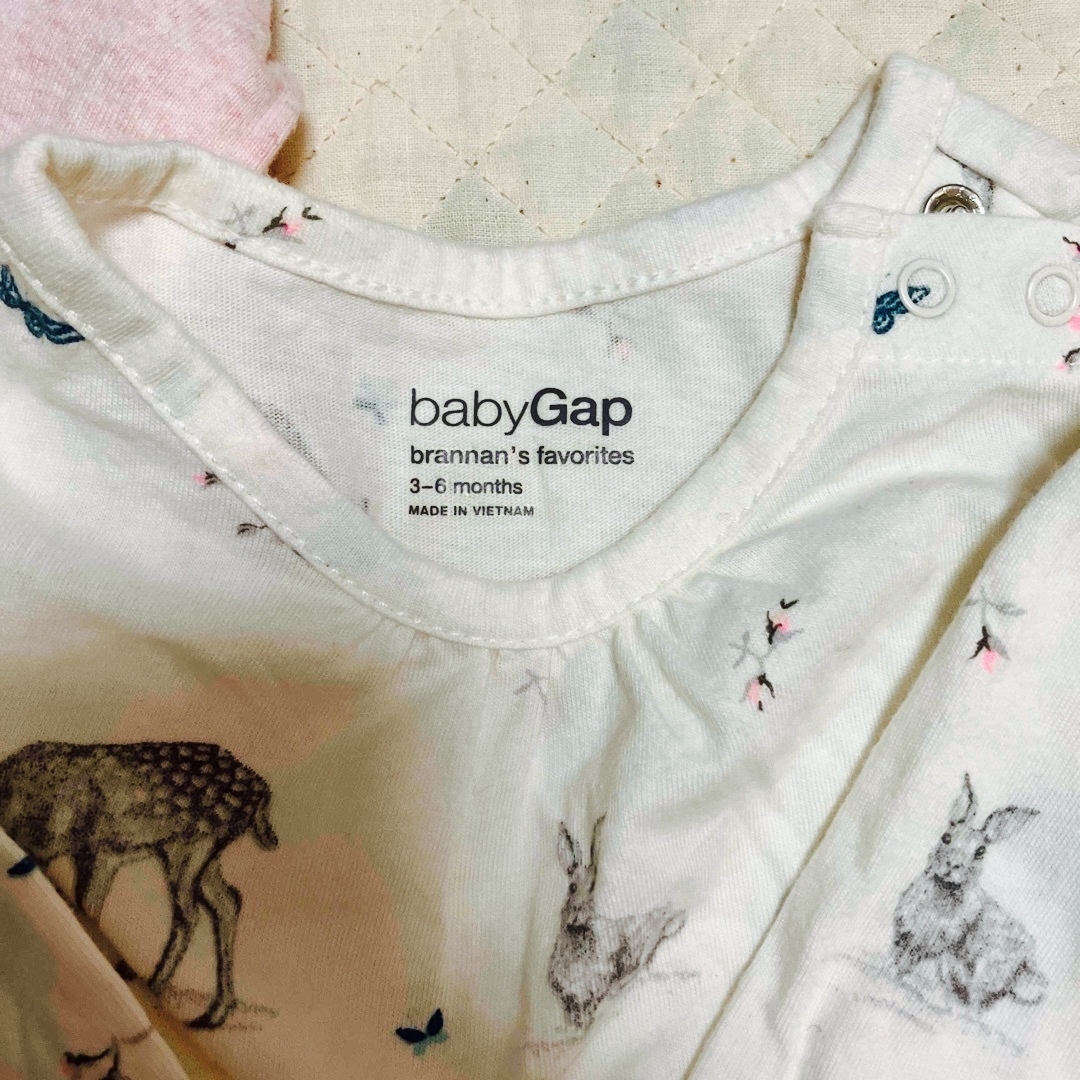 babyGAP(ベビーギャップ)の60cm baby GAP ベビー服　2枚セット　まとめ売り　長袖　ロンパース キッズ/ベビー/マタニティのベビー服(~85cm)(ロンパース)の商品写真